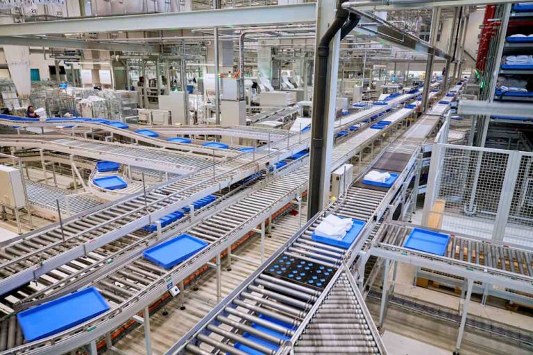 Conveying en sorting