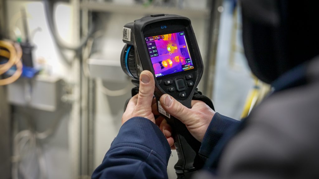 thermografisch onderzoek, warmtebeeldcamera, veiligheid, inspectie, thermografie